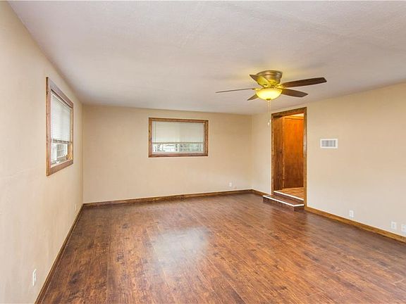 5th image of 2505 Belaire Way