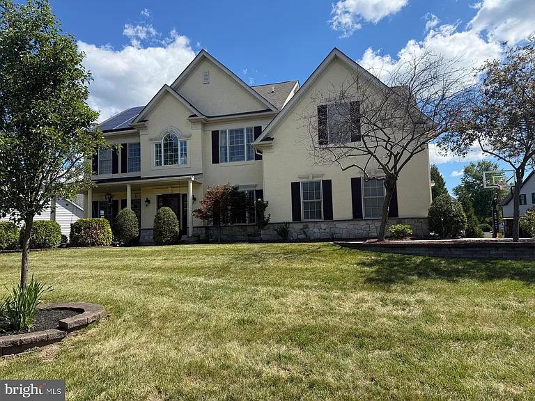 210 Cadwallader Dr — Photo 1