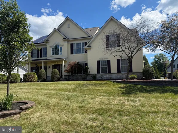210 Cadwallader Dr, Warrington, PA 18976