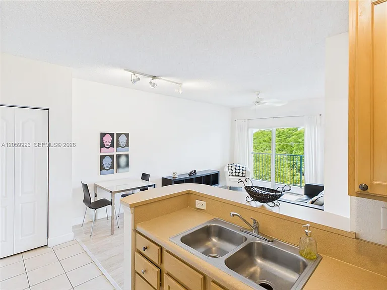 6001 SW 70th St #455 — Photo 10