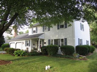 1019 Signal Hill Ln, Lancaster, PA