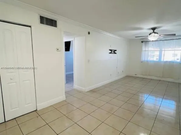 606 W 81st St APT 224, Hialeah, FL 33014