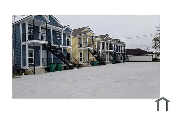 Building Photo - 1413 Estalote Ave