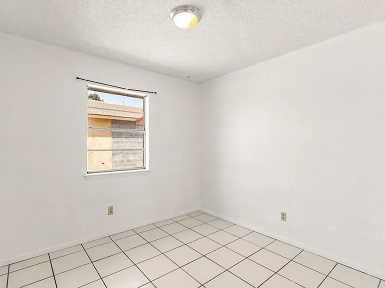 11701 Henry Phipps Dr — Photo 13
