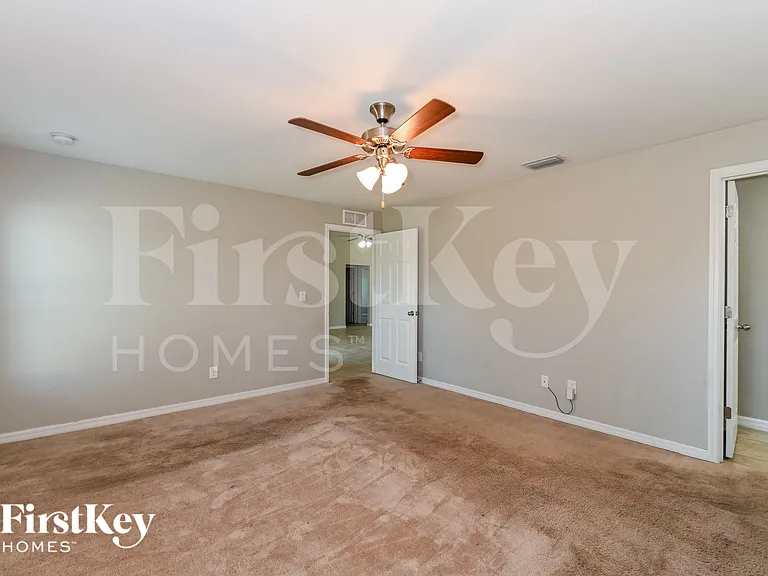 1203 SW 29th St — Photo 9