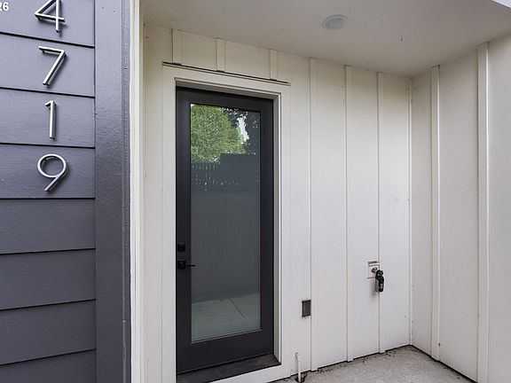 3rd image of 4719 NE 107th Ave #10