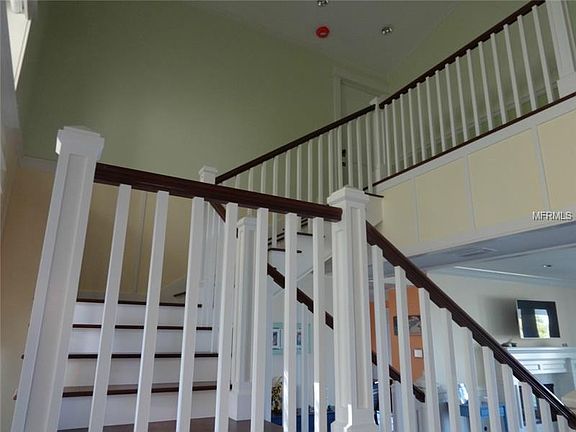 5th image of 143 Buena Vista Dr S