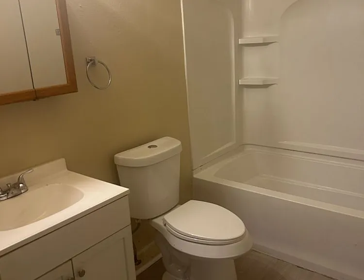 1600 Brooke Park — Photo 3