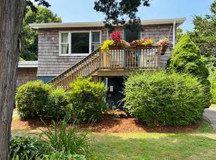 75 North Rd, Jamestown, RI 02835
