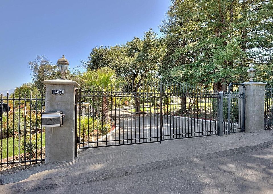 2nd image of 14870 Las Flores Ln