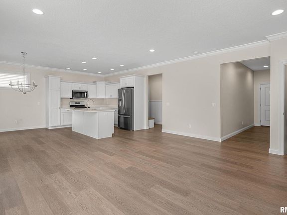 2nd image of 4032 Orchard Dr