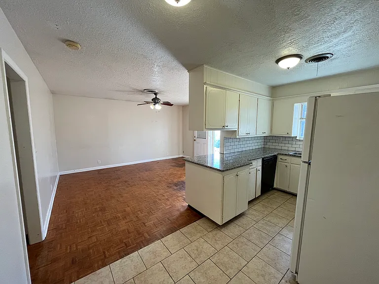 1508 Southern Heights Ave — Photo 6