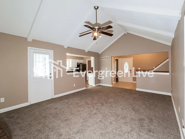 18904 E Hanthorn Dr — Photo 3