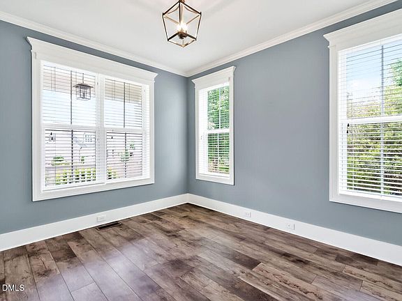 5th image of 1704 Drift Falls Ln