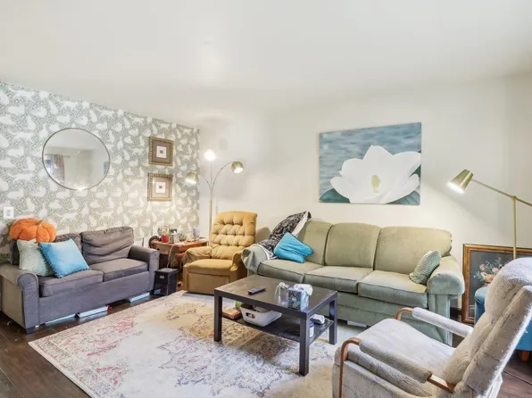 121 S Lakewood Gdns, Madison, WI 53704