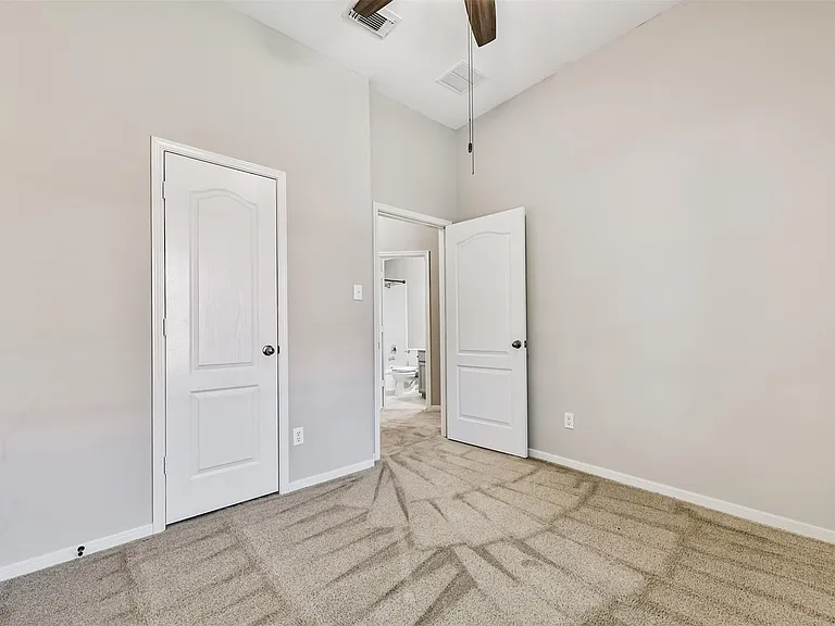 13719 Rolling River Ln — Photo 25