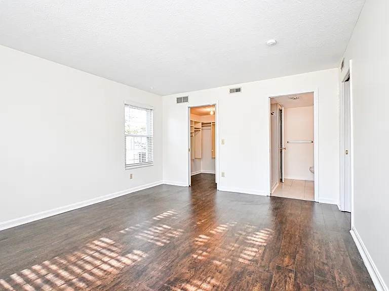 3021 Stratford Ct #1 — Photo 28