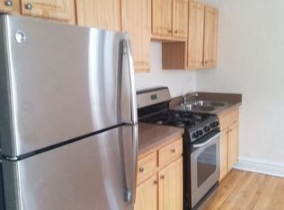 1413 W Sherwin Ave APT 3W, Chicago, IL 60626