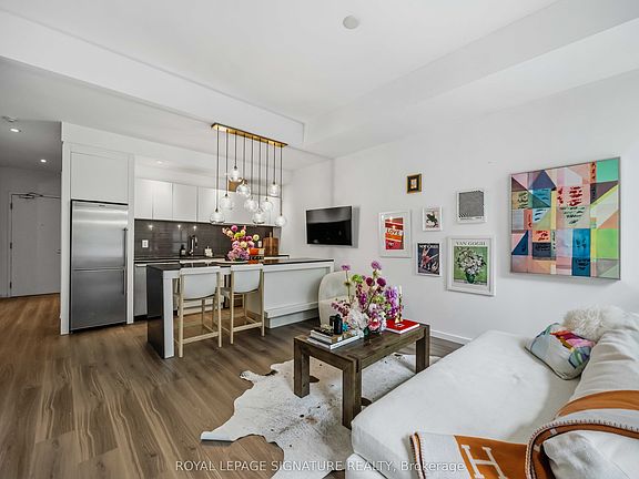 2nd image of 8 Charlotte St #202