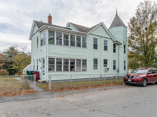 380 Woburn St, Lowell, MA 01852