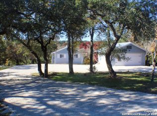 1040 Overbrook Ln, Spring Branch, TX 78070