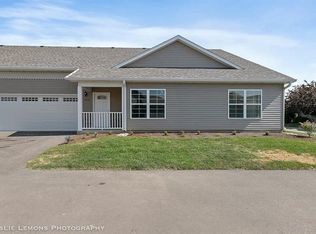 3667 Green Tree Ln, Dekalb, IL 60115