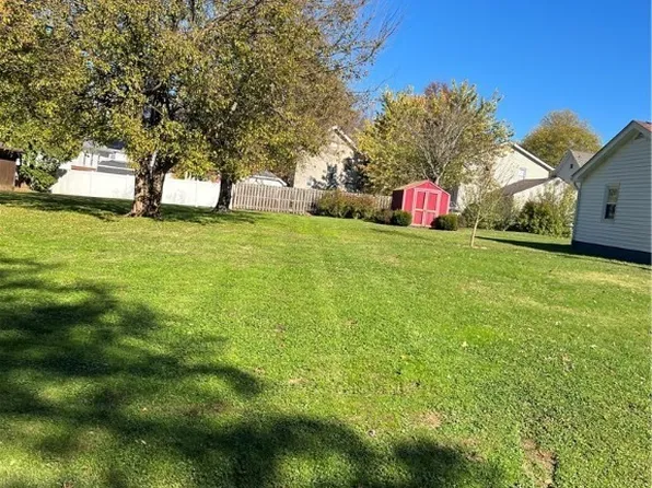 Woodland St, Newton Falls, OH 44444