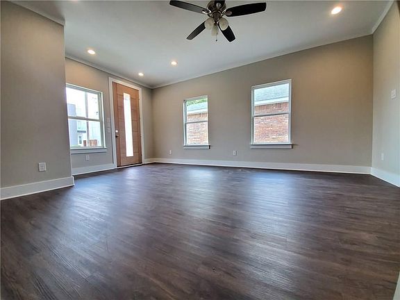 4th image of 4008 Ivanhoe Ln