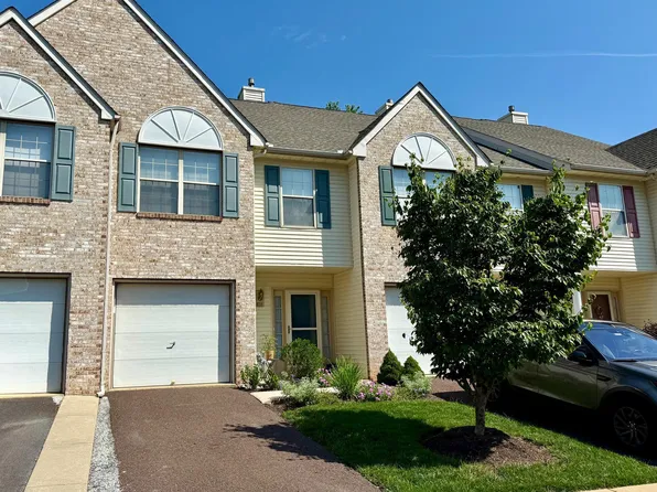 631 Dogwood Ct, Pottstown, PA 19464