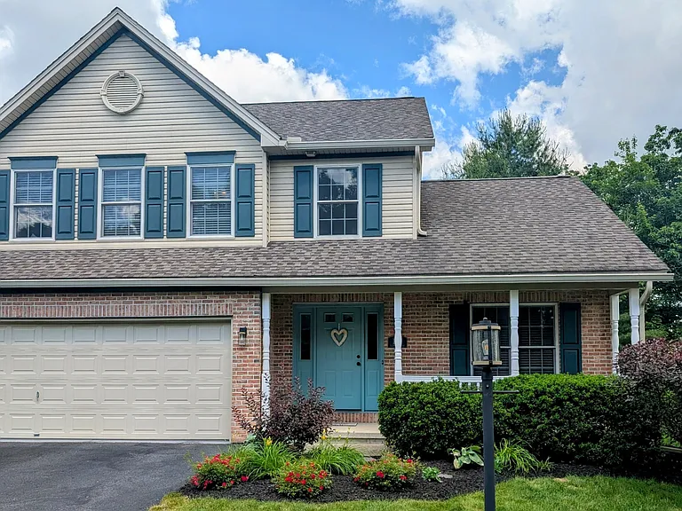 109 Clemson Ct — Photo 1