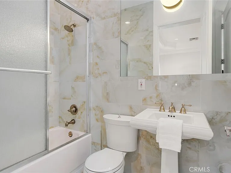 16459 Otsego St — Photo 42