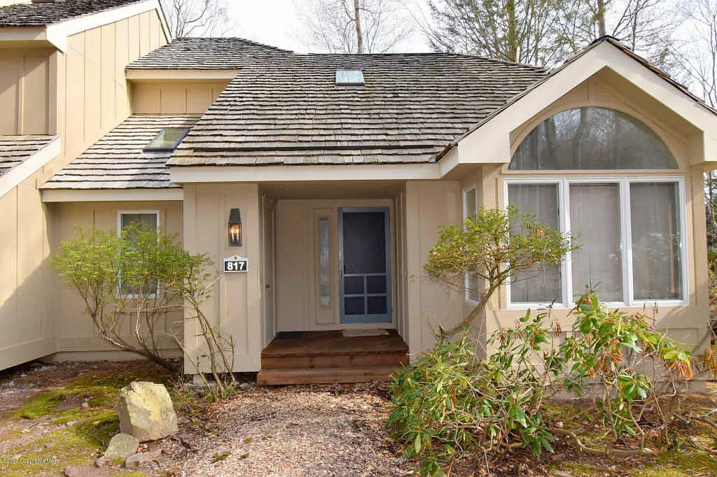 817 Crest Pines Ln photo 1