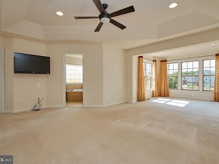 42649 Macauley Pl — Photo 14