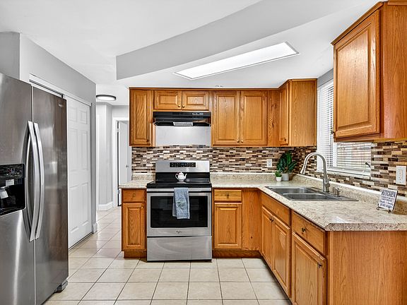 5th image of 3228 Merita Dr