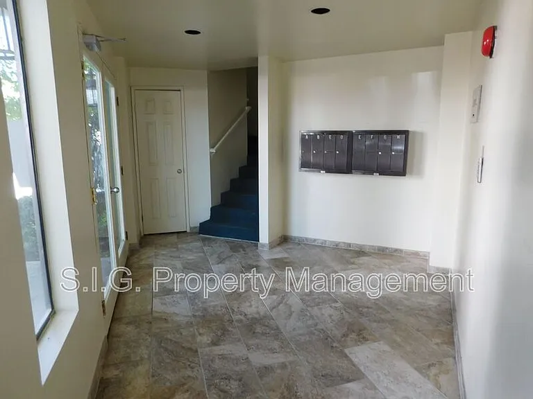 1441 Edison Blvd #C — Photo 15