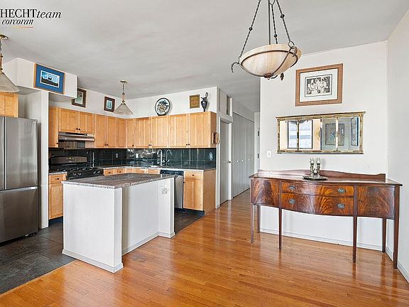 2nd image of 75 Livingston St APT 14C