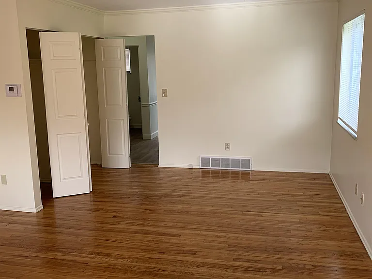 279-313 Kenridge Rd — Photo 5