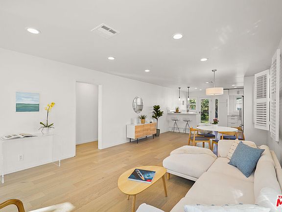 4th image of 2419 32nd St