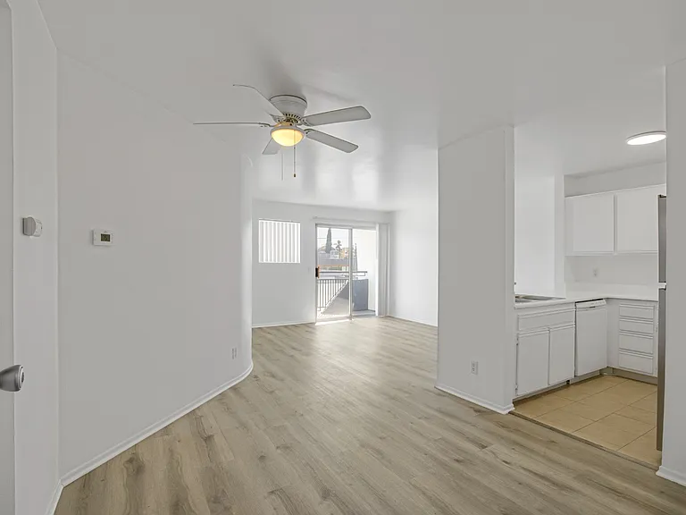 6825 Haskell Ave #304 — Photo 7