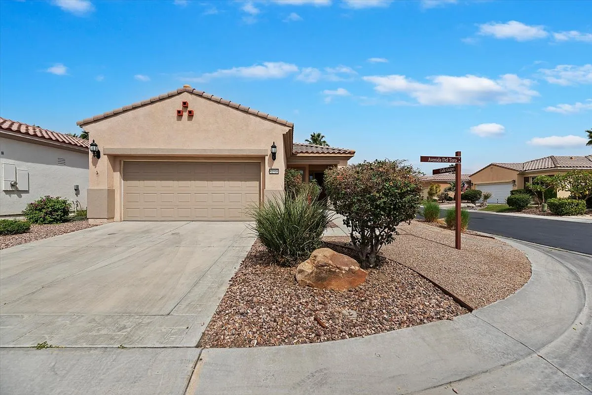 2 bed, 1257 sqft, $2,495 — Photo 2