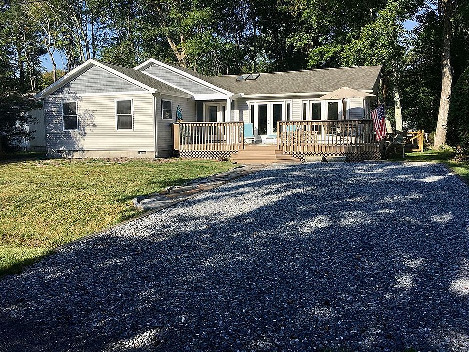 1st image of 553 Fairway Dr