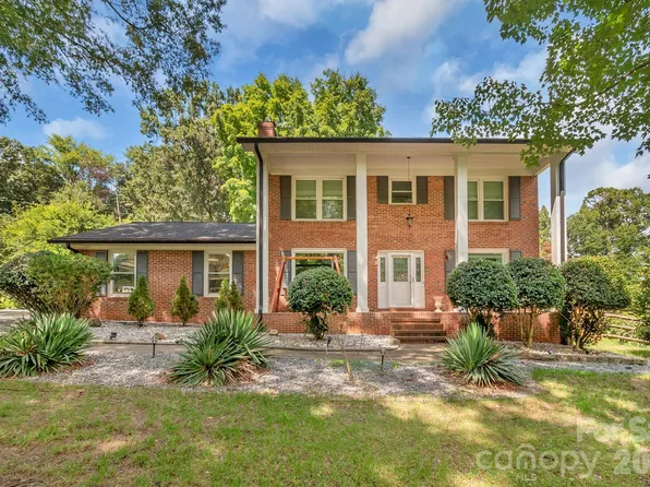 6070 Ferncliff Dr NW, Concord, NC 28027
