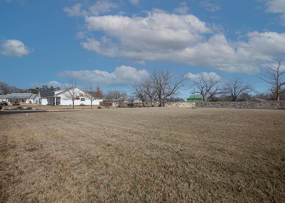 1st image of 407 Cypress