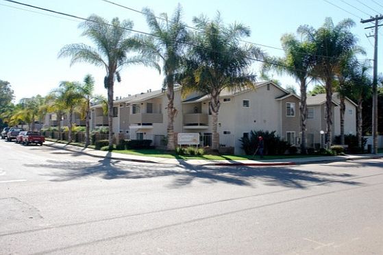 2nd image of 1011 Chinquapin Ave #1B-1Ba-525Sqft
