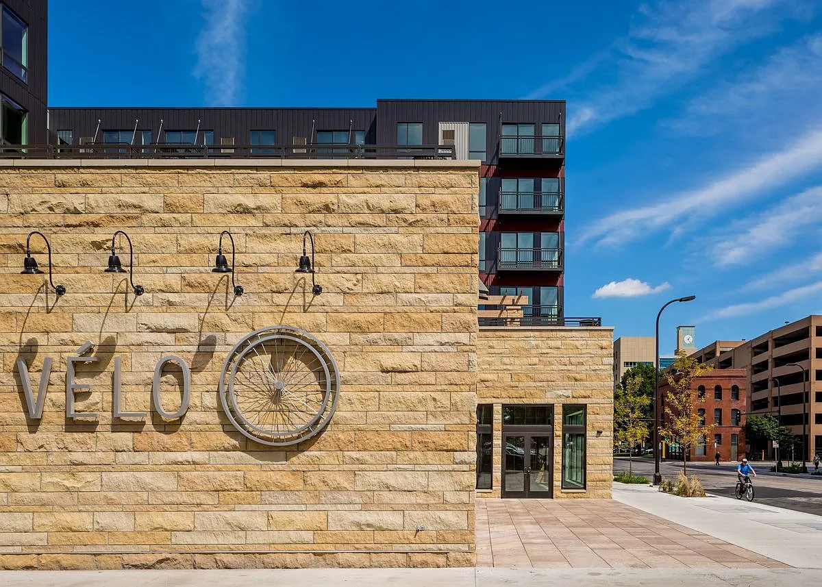 Velo — Photo 1