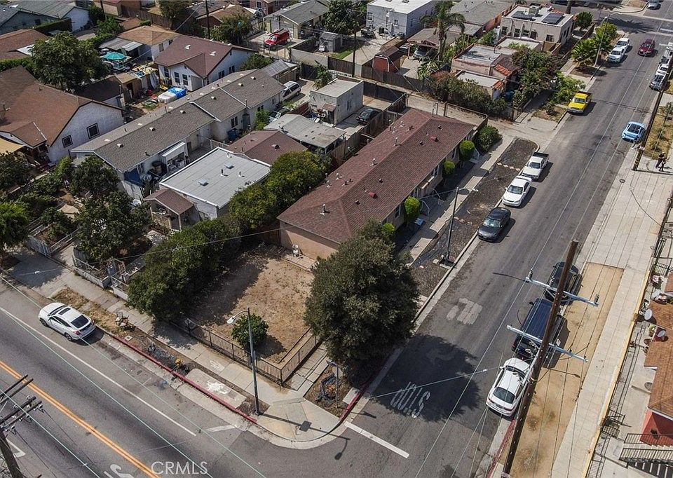 1st image of 706 W 90th St