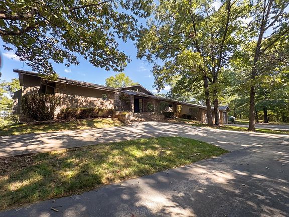 3rd image of 740 Russel Ridge Road