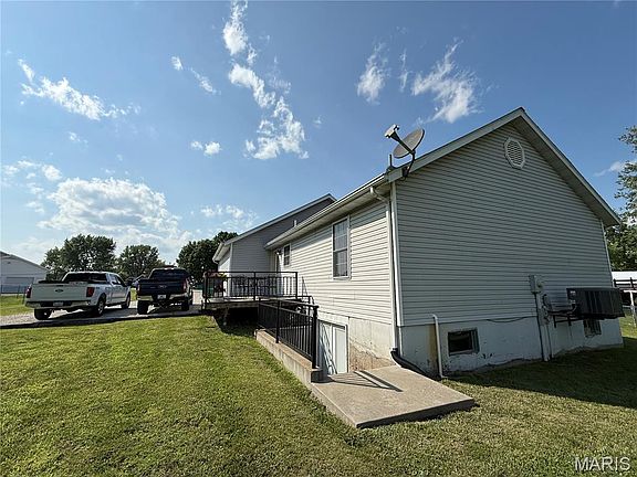 5th image of 1798 Debbie Ln