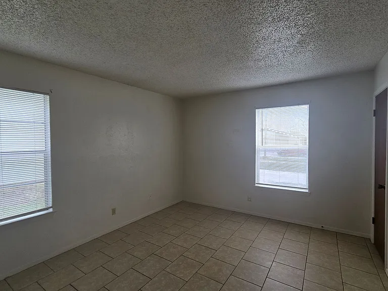 1309 Quail Cir #B — Photo 11