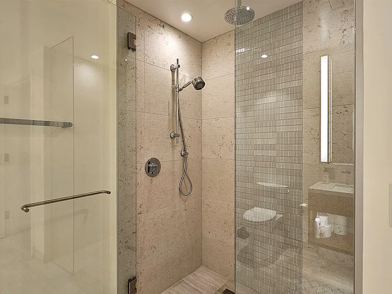 1100 Ala Moana Blvd — Photo 10